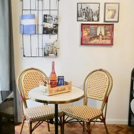 9e : Studio Authentique Ancien Atelier, Proche Grands Boulevards Apartment Paris