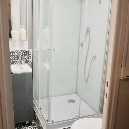 Apartment 9e : Studio Authentique Ancien Atelier, Proche Grands Boulevards Paris