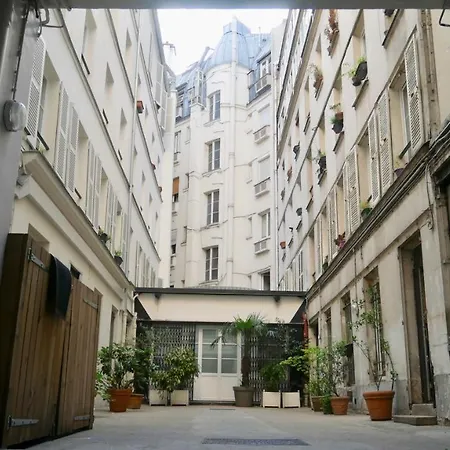 9e : Studio Authentique Ancien Atelier, Proche Grands Boulevards Paris